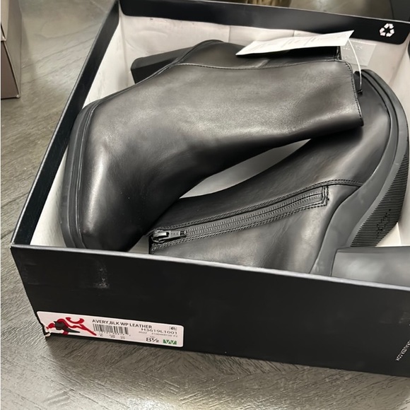 Naturalizer 💦 Waterproof Leather Bootie (WIDE) - Picture 7 of 8